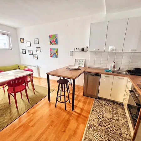 Cosy Apartment In The Heart Of Skopje Exterior photo