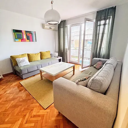 Cosy Apartment In The Heart Of Skopje Exterior photo